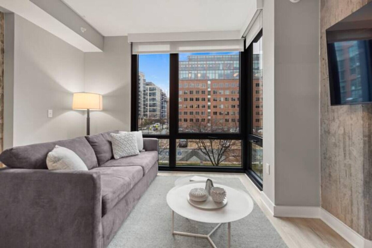 Foto principal - 41 L St SE