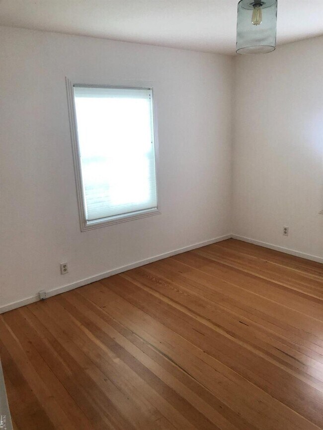 Foto del edificio - 7738 St Helena Hwy