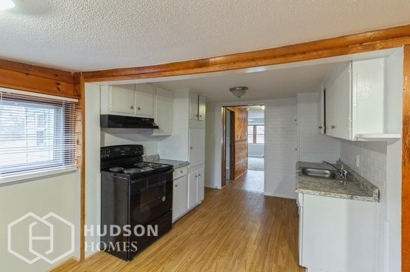 Building Photo - 401 Capen Rd