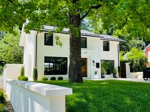 Building Photo - 204 Datura Dr