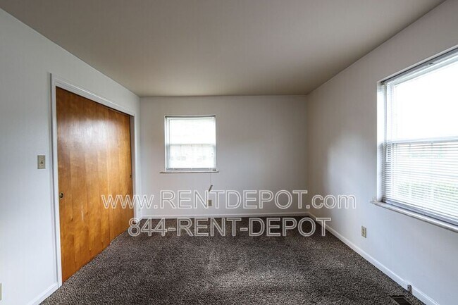 Foto del edificio - 2821 Ravenswood Dr