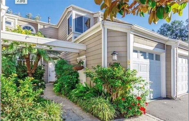 Foto del edificio - 601 San Nicholas Ct