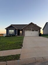 Building Photo - 1100 Cardinal Creek Dr