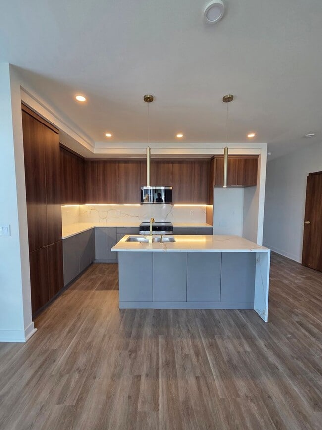 Building Photo - Welcome to Parkside of Lowell