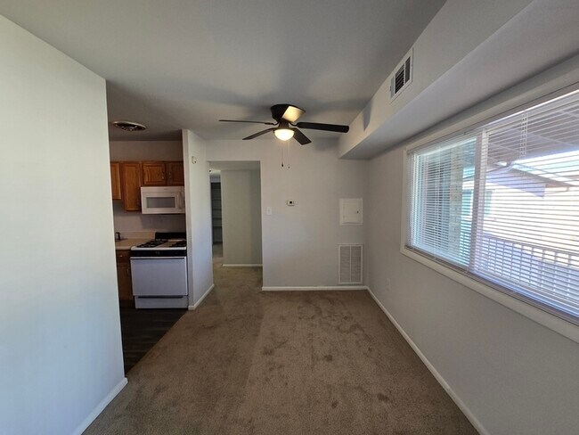 Foto del edificio - 806 Brook Hill Rd