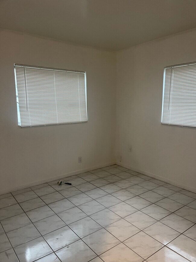 Foto del edificio - 3900 NW 31st Ter