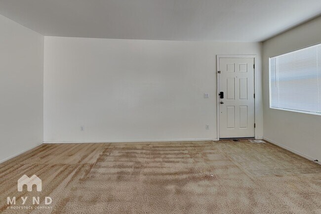 Foto del edificio - 12401 W Willow Ave