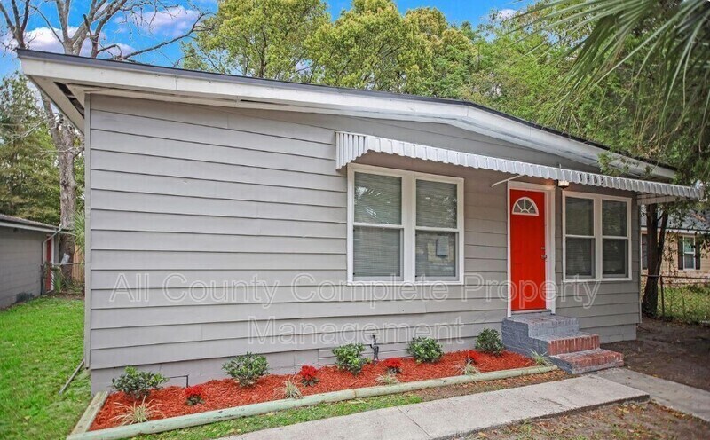 Foto principal - 1463 E 25th St