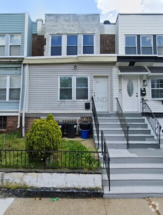 Building Photo - 5638 Ridgewood St