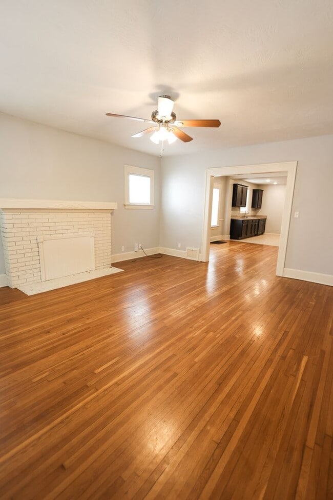 Building Photo - 1351 E Cherry St