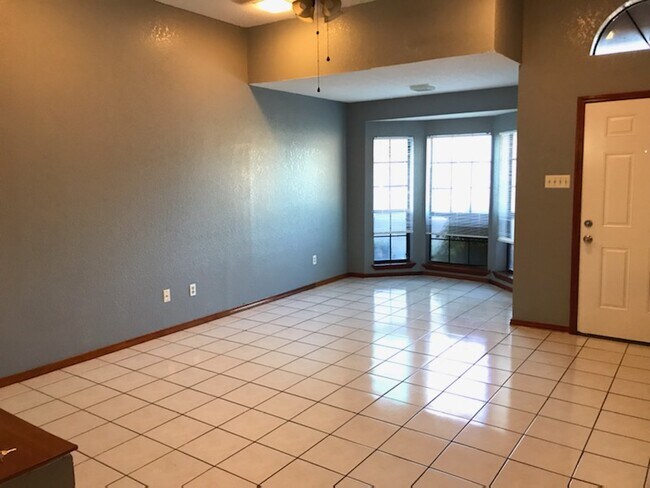 Foto del edificio - 2103 Lemon Tree Ct