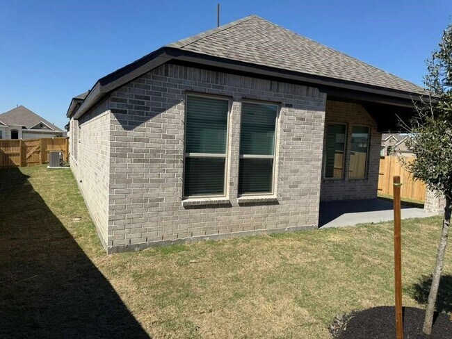 Building Photo - 8943 Red Wolf Pl