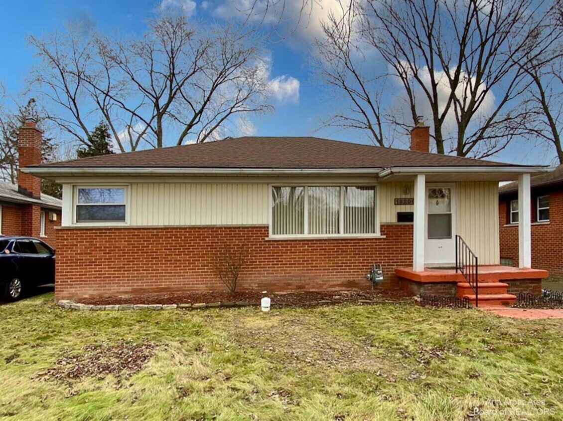 13200 Tecumseh, Redford, MI 48239 House Rental in Redford, MI