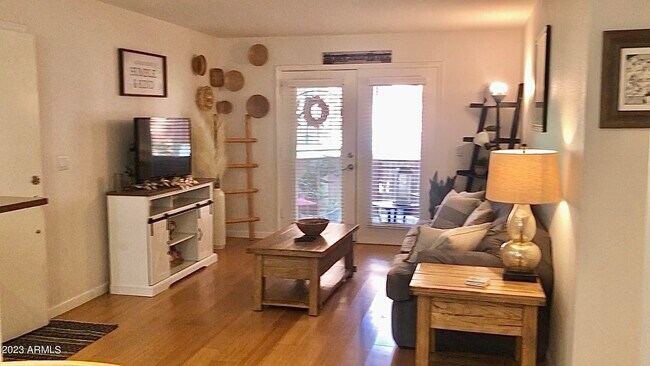 Foto del edificio - 4704 N Paradise Village Pkwy W