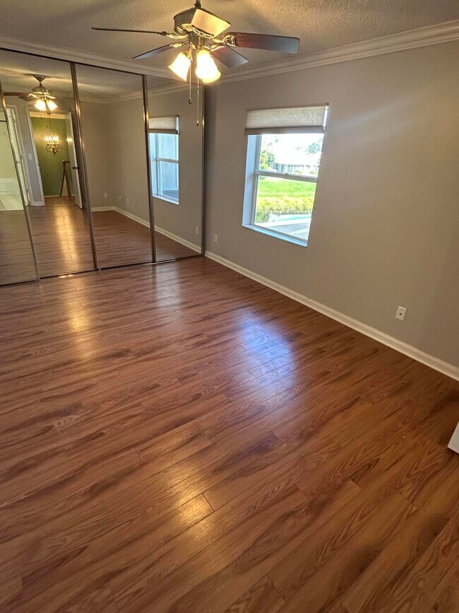 Foto del edificio - 2813 SW Lakemont Pl