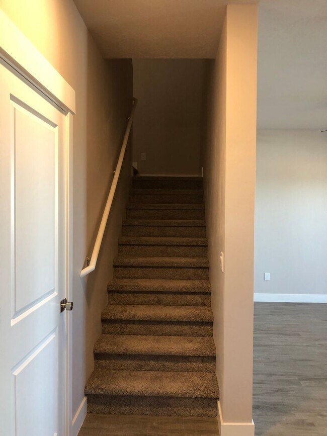 Foto del edificio - Beautiful Cedar Townhome
