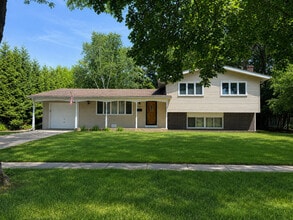 Building Photo - 773 Kingston Ln