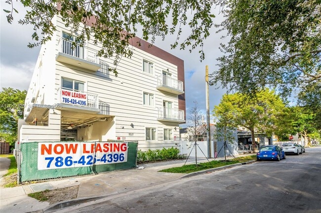 Foto del edificio - 1021 NW 1st St