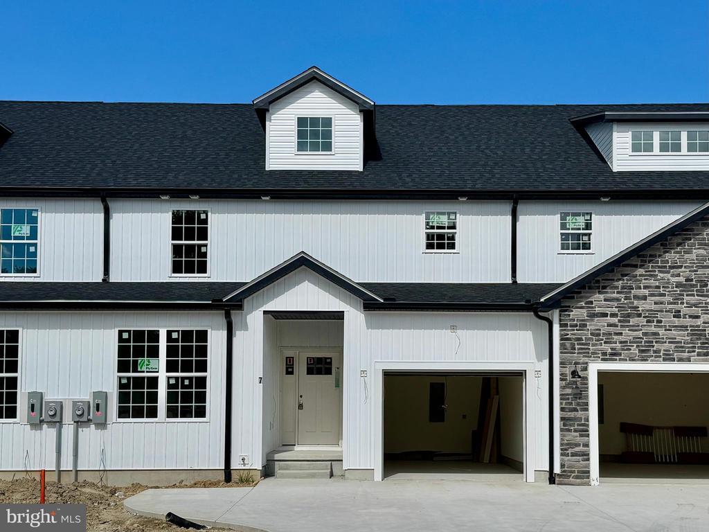 Foto principal - 7 Valhalla Ct
