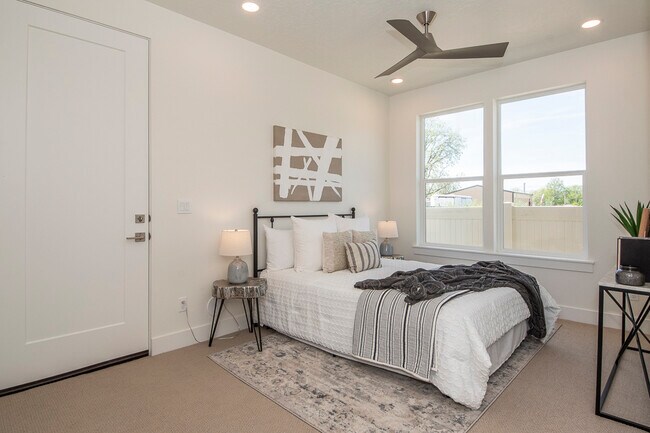 Foto del edificio - 478 E Violets Cv Ln