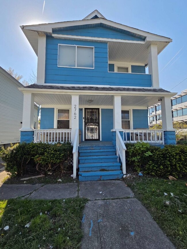 Foto del edificio - 2762 E 120th St