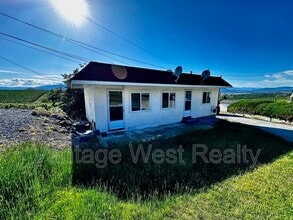 Building Photo - 1360-1360 Latta Rd