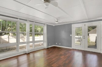 Building Photo - 1214 Columbia Street - Newly Remodeled