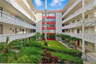 Building Photo - 2630 Pearce Dr