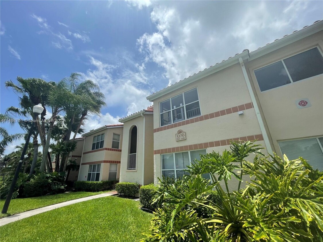 3370-pinewalk-dr-n-unit-1216-margate-fl-33063-room-for-rent-in