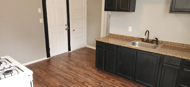 Foto del edificio - 4643 Louisiana Ave