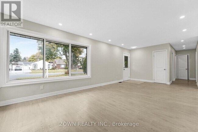 Building Photo - 5866 Valley Way