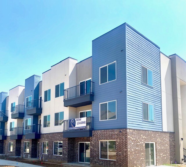Camden Crossing 312 McAlister Rd Burleson, TX Apartments for Rent
