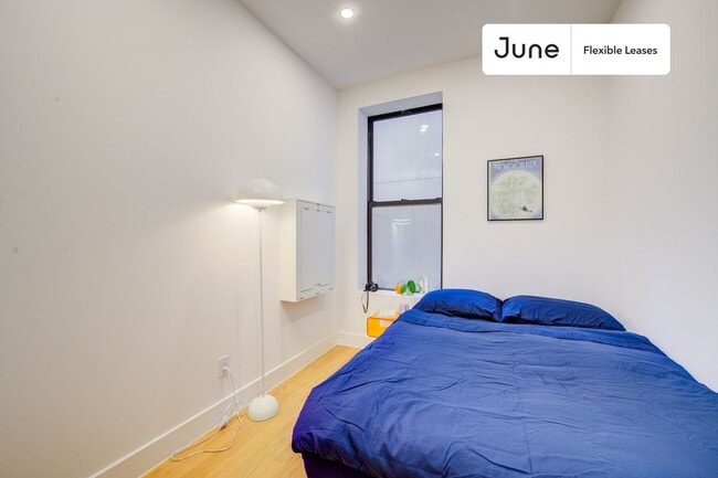 Building Photo - Absolutely ROOM at The Central Park Manhattan House