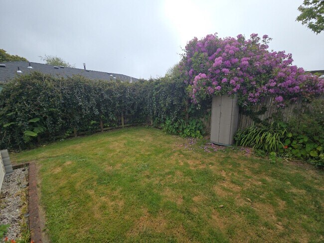 Foto del edificio - Beautifully designed 2BD/1BA home located near Henderson Center!