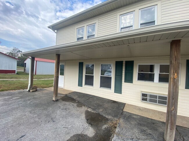 Building Photo - 306 Doss Ave