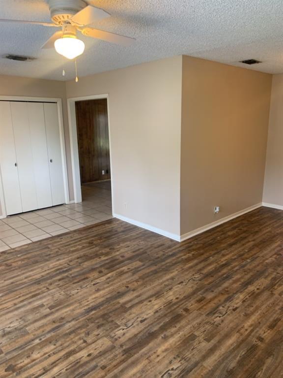 Foto del edificio - 9207 Shady Oaks Dr