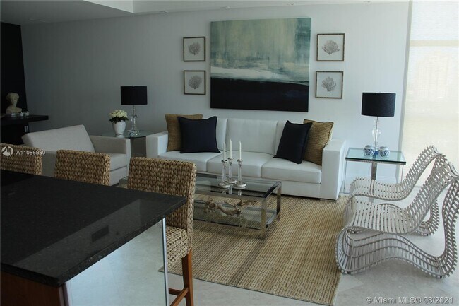 Foto del edificio - 3131 NE 188th St