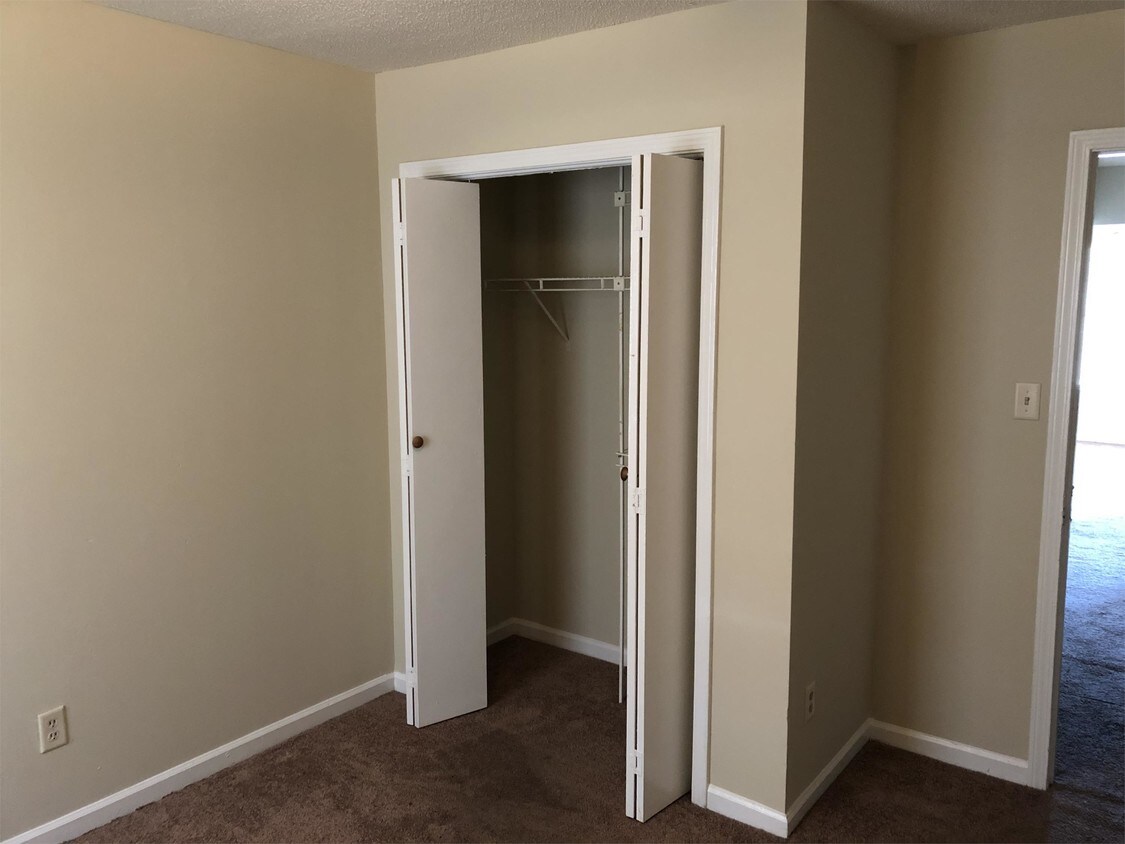 2725 43rd Ave Unit 205, Northport, AL 35476 Apartment for Rent in