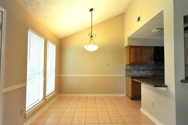 Building Photo - 3123 Redcliff Dr