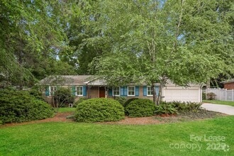 Building Photo - 421 Blairmore Dr