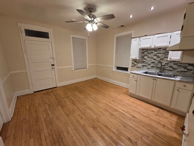 Building Photo - 3951 S Campbell Ave