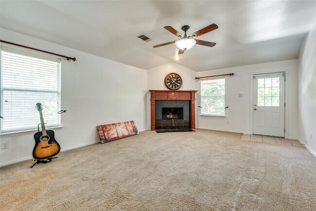 Foto del edificio - 13253 Poppy Hill Ln