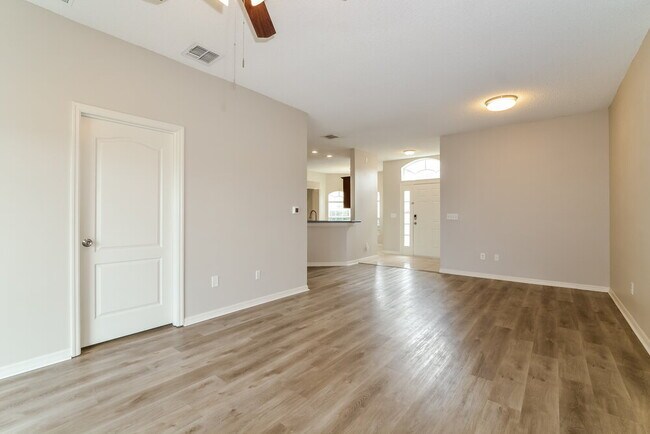 Foto del edificio - 4876 Waterside Pointe Cir