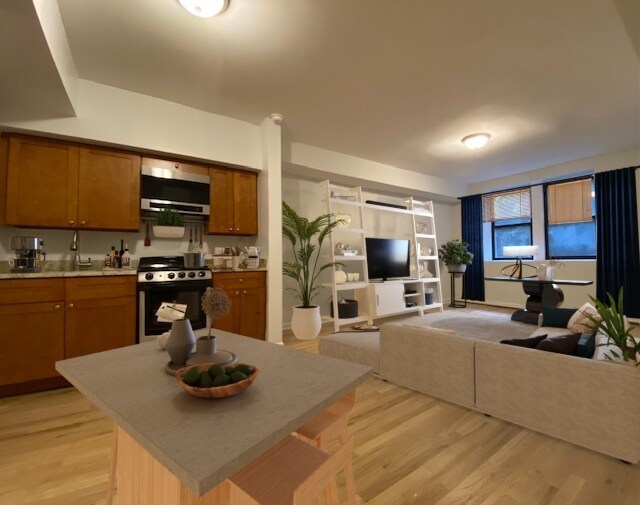 Foto principal - 433 E 82nd St