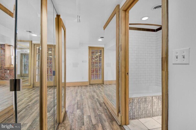 Foto del edificio - 1118 Girard St NW