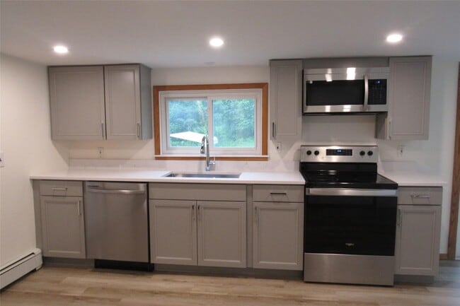 Building Photo - 1025 Freedom Plains Rd