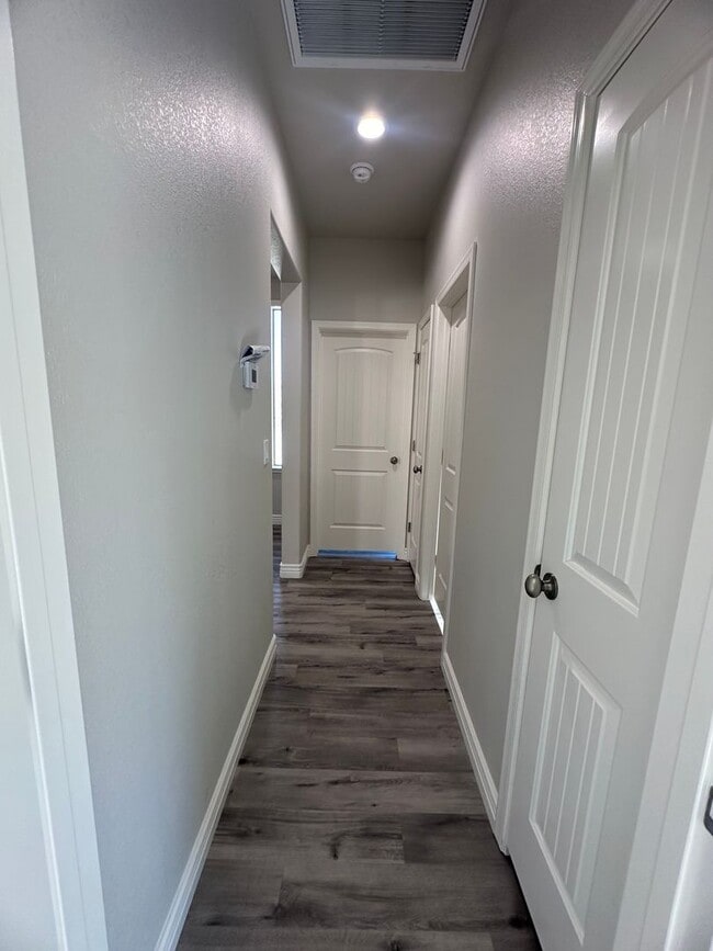Foto del edificio - Beautiful 2024 Built 3 Bedroom, 2 bathroom home with RV Parking