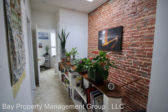 Building Photo - 2 br, 1.5 bath House - 757 W Cross St