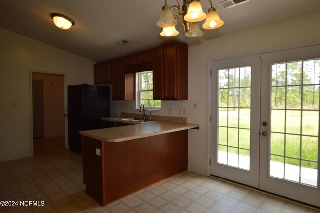 Building Photo - 140 Van Riggs Rd