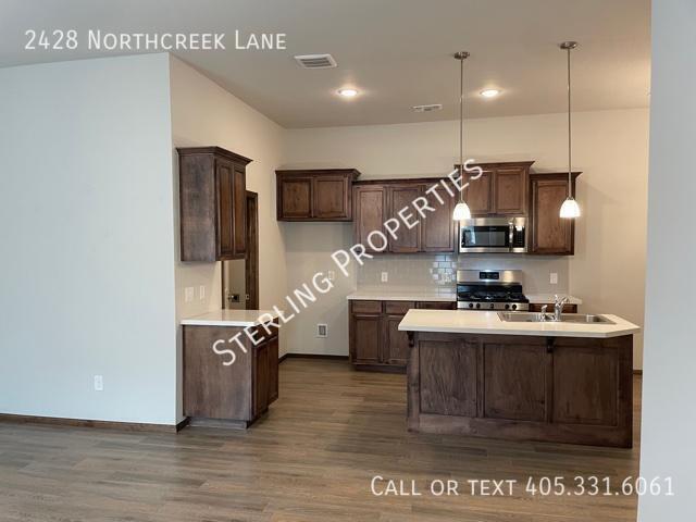 Foto del edificio - 2428 Northcreek Ln